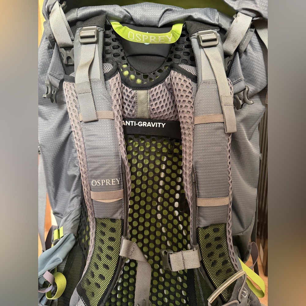 Osprey Atmos Anti-Gravity 65 - Picture 2 of 8